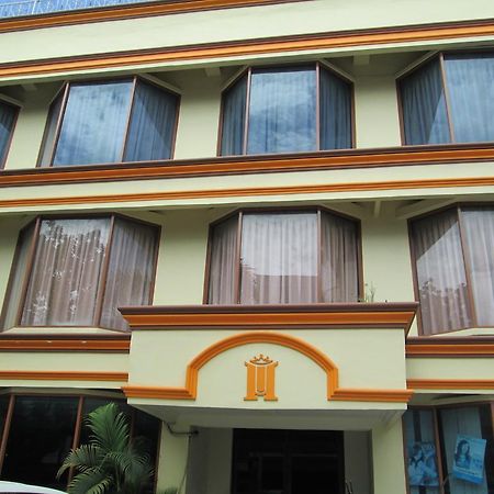 Hotel Istana Makassar Exterior foto