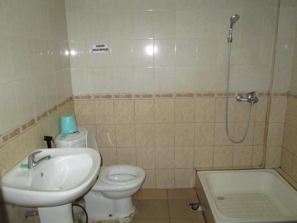 Hotel Istana Makassar Zimmer foto